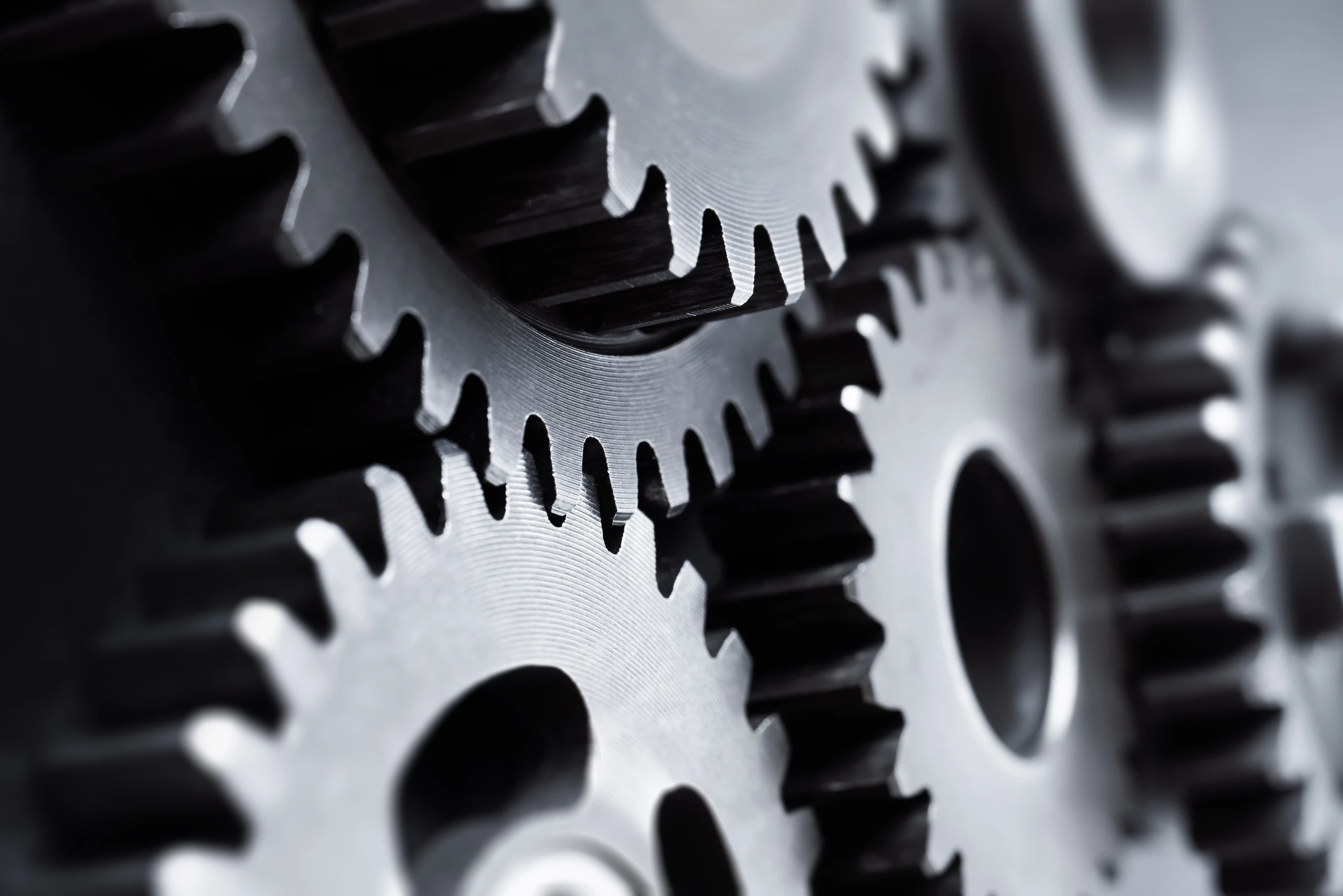 BEARBEITUNG MIT DER SPEZIALISIERUNG AUF DIE ZAHNRADHERSTELLUNG